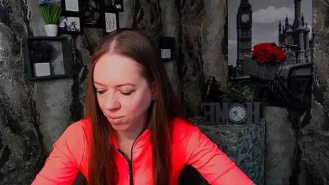 Snapshot of GloriaSi_ chatting on 24, 10, 2025 GloriaSi online show from 24, 10, 2025