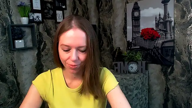 Snapshot of GloriaSi_ chatting on 19, 11, 2025 GloriaSi online show from 19, 11, 2025