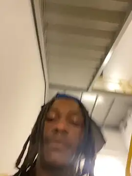 sneakylink13   online show from 31, 10, 2025