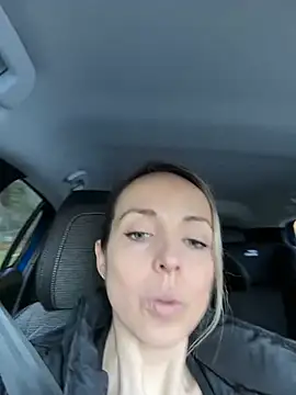 Snapshot of Annelibre chatting on 1, 1, 2025 Annelibre online show from 1, 1, 2025