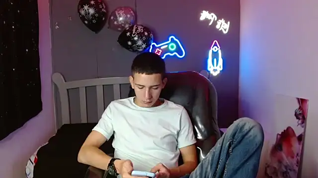 JackSwan18 online show from 10, 1, 2025