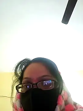 Snapshot of heenage chatting on 14, 12, 2024 heenage online show from 14, 12, 2024