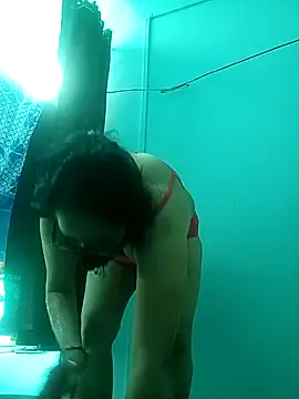 Snapshot of heenage chatting on 23, 12, 2024 heenage online show from 23, 12, 2024