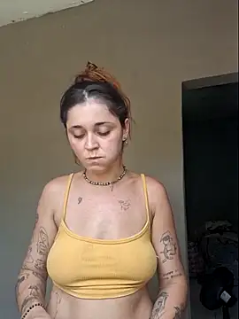 Snapshot of luuhcat09 chatting on 16, 1, 2026 luuhcat09 online show from 16, 1, 2026