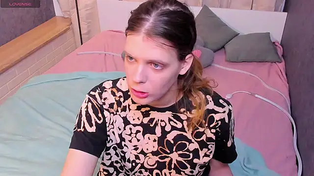 KIKI Krash online show from 15, 3, 2026