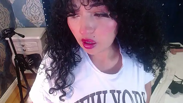 Sofiacowperx online show from 23, 7, 2026