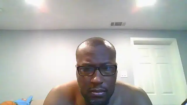 Snapshot of littbbc chatting on 2, 10, 2025 littbbc online show from 2, 10, 2025