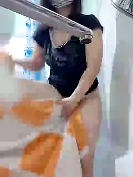 Snapshot of MikaKors chatting on 31, 12, 2024 MikaKors online show from 31, 12, 2024