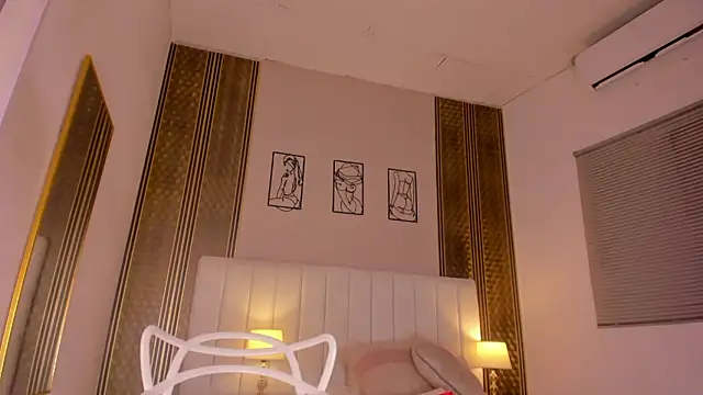 zoe sky  online show from 25, 3, 2026