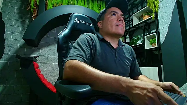 Snapshot of Jhonatan_Morales_S chatting on 12, 1, 2025 Jhonatan Morales S online show from 12, 1, 2025