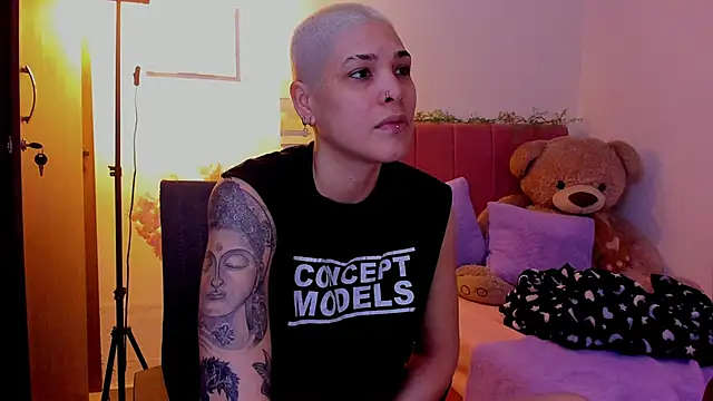 Charlee pink online show from 24, 3, 2026