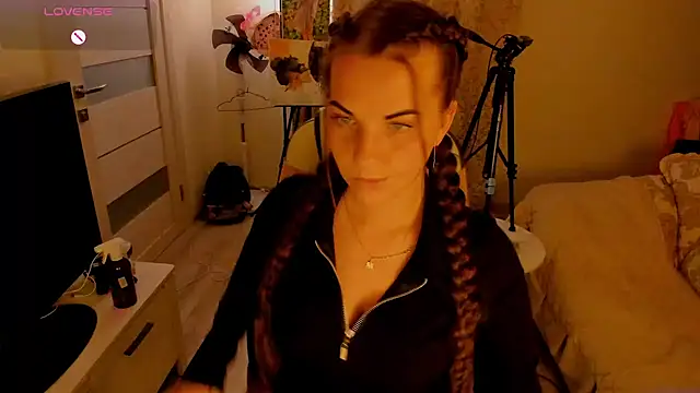 Snapshot of masha19981 chatting on 9, 10, 2025 masha19981 online show from 9, 10, 2025