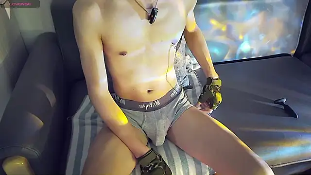 Snapshot of FEIYU001 chatting on 3, 2, 2025 FEIYU001 online show from 3, 2, 2025