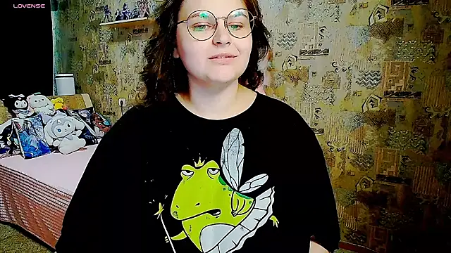 Snapshot of WhisperInTheDarkk chatting on 10, 9, 2025 WhisperInTheDarkk online show from 10, 9, 2025