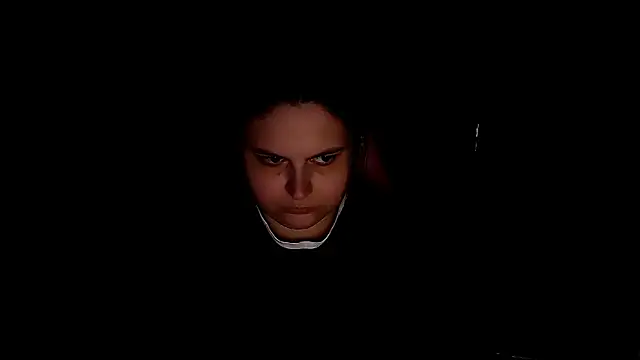 WhisperInTheDarkk online show from 4, 6, 2026