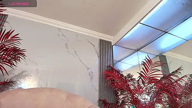 EvaHalsey online show from 15, 9, 2025