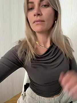Snapshot of Milla__one chatting on 14, 6, 2026 Milla one online show from 14, 6, 2026