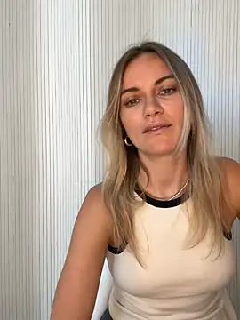 Snapshot of Milla__one chatting on 18, 6, 2026 Milla one online show from 18, 6, 2026