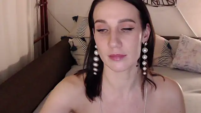 pepper milf online show from 25, 1, 2025