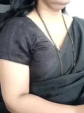 Snapshot of Deepthi_Mysore chatting on 2, 2, 2025 Deepthi Mysore online show from 2, 2, 2025