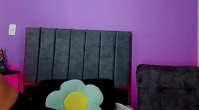 Snapshot of GabrielaMK chatting on 9, 2, 2025 GabrielaMK online show from 9, 2, 2025