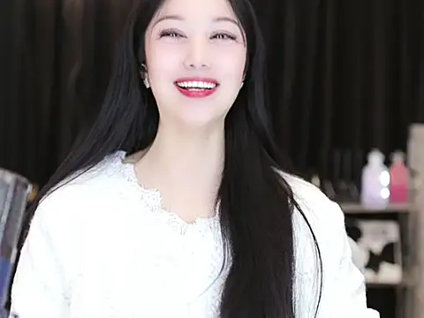 Nuyoah-77 online show from 6, 2, 2025