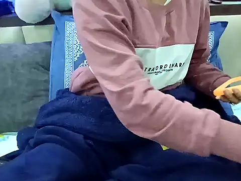 Snapshot of GoldnessAishu chatting on 23, 12, 2024 GoldnessAishu online show from 23, 12, 2024