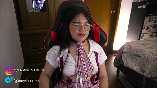 angela cortes  online show from 24, 10, 2025