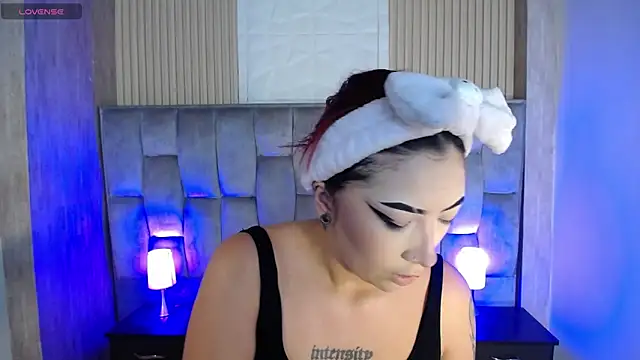 Mia Rinn online show from 8, 10, 2025