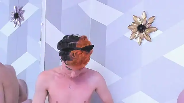 KylieMonnett online show from 16, 4, 2026