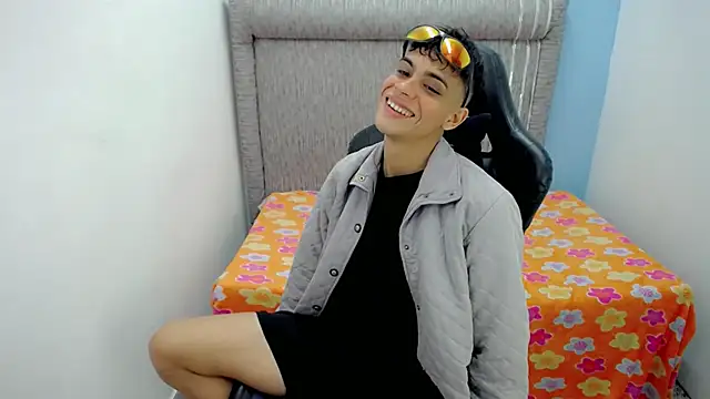 zacariasss  online show from 9, 3, 2026