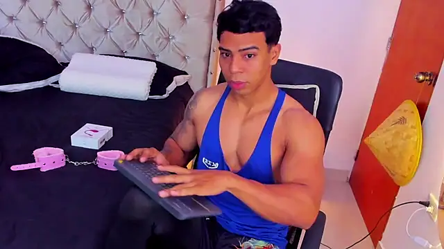 Andrew wolf7 online show from 4, 3, 2026