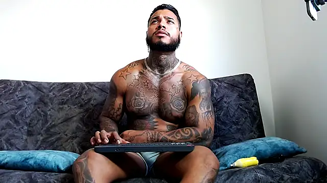 Snapshot of Exotic_tatto27121 chatting on 6, 12, 2024 Exotic tatto27121 online show from 6, 12, 2024