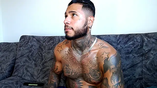 Snapshot of Exotic_tatto27121 chatting on 17, 12, 2024 Exotic tatto27121 online show from 17, 12, 2024