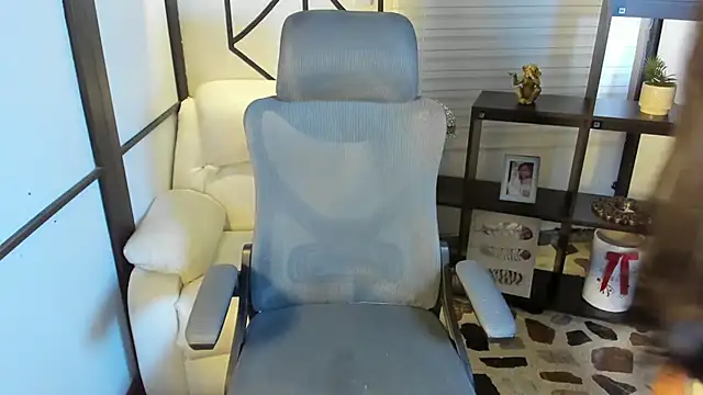 Snapshot of EmySilver chatting on 7, 2, 2025 EmySilver online show from 7, 2, 2025