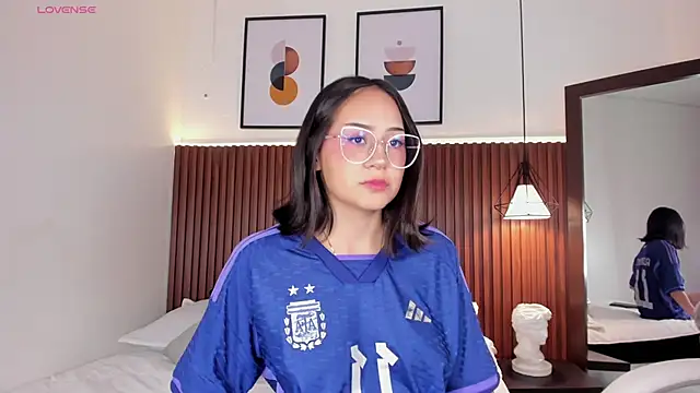 emma white 01 online show from 14, 12, 2024