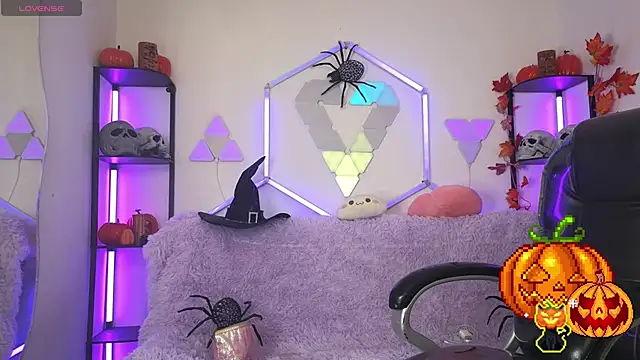 littlevixen18 online show from 20, 10, 2025