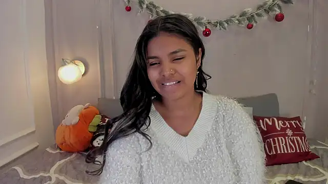 Snapshot of zoe_roux21 chatting on 5, 12, 2025 zoe roux21 online show from 5, 12, 2025