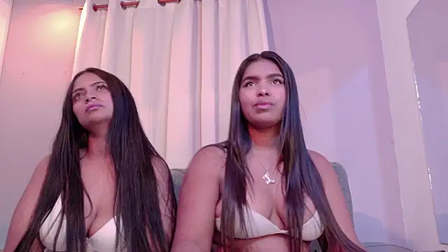 Snapshot of zoe_roux21 chatting on 8, 2, 2026 zoe roux21 online show from 8, 2, 2026