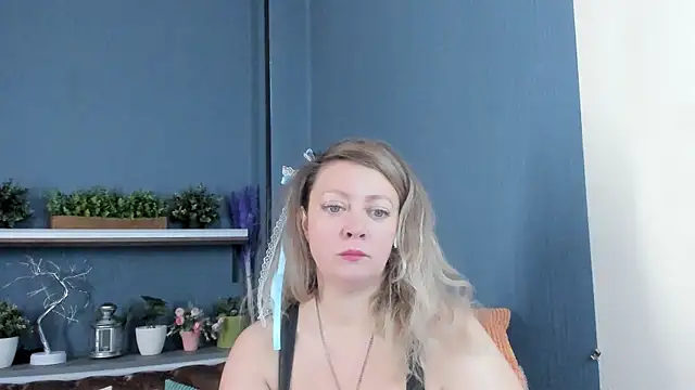 JesiaFoxi online show from 16, 11, 2025