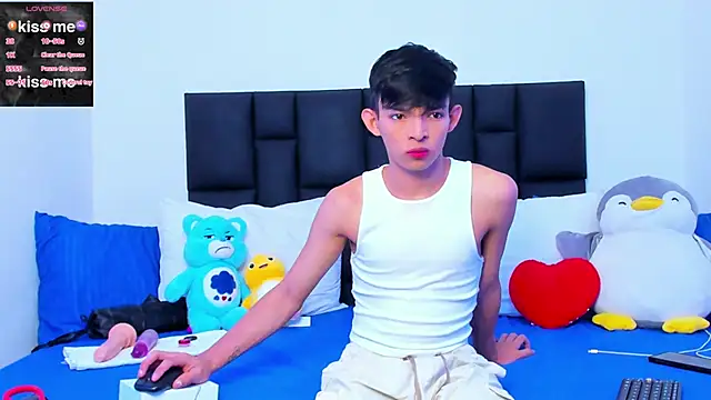 Tonny twink  online show from 9, 3, 2025