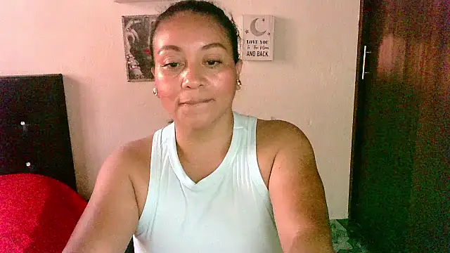 Snapshot of zaray_bella chatting on 7, 10, 2025 zaray bella online show from 7, 10, 2025