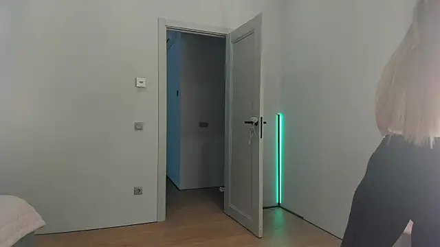  cometoseeme  online show from 10, 10, 2025