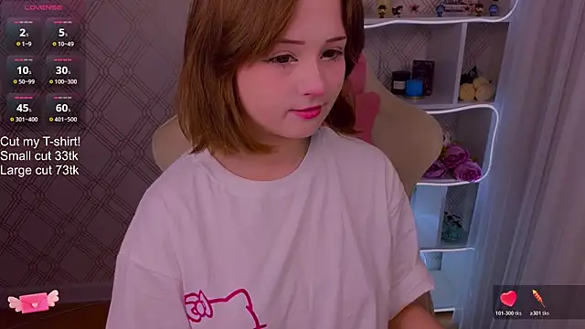 Snapshot of Mary_uw chatting on 5, 12, 2025 Mary uw online show from 5, 12, 2025