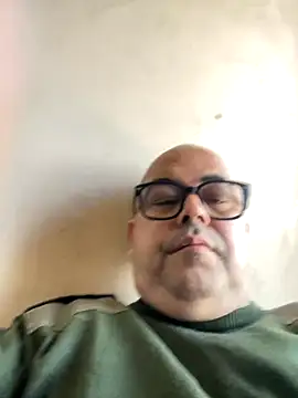 Snapshot of SoloHernan chatting on 30, 10, 2025 SoloHernan online show from 30, 10, 2025