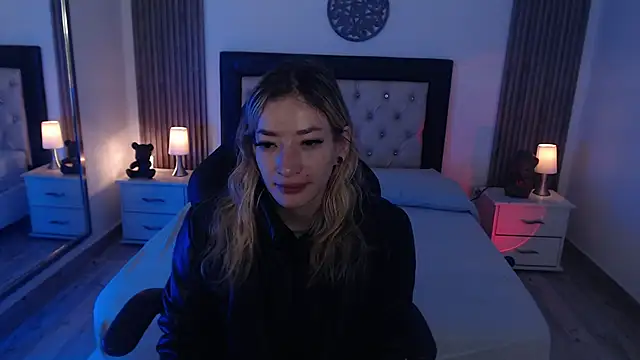 zoe jones13 online show from 8, 11, 2025