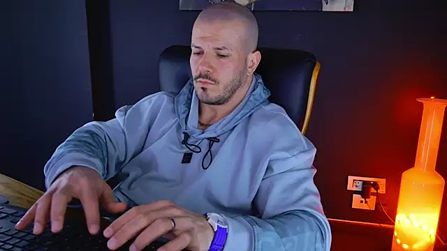 AngeloEric online show from 12, 2, 2025