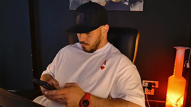 Snapshot of AngeloEric chatting on 8, 5, 2026 AngeloEric online show from 8, 5, 2026