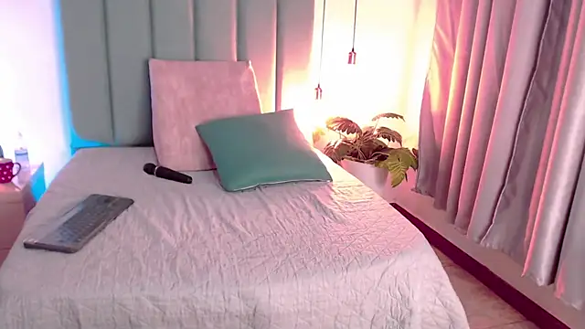 Snapshot of MelissaFoxx chatting on 28, 12, 2024 MelissaFoxx online show from 28, 12, 2024