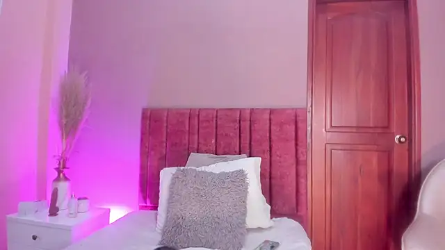 Snapshot of MelissaFoxx chatting on 13, 2, 2026 MelissaFoxx online show from 13, 2, 2026